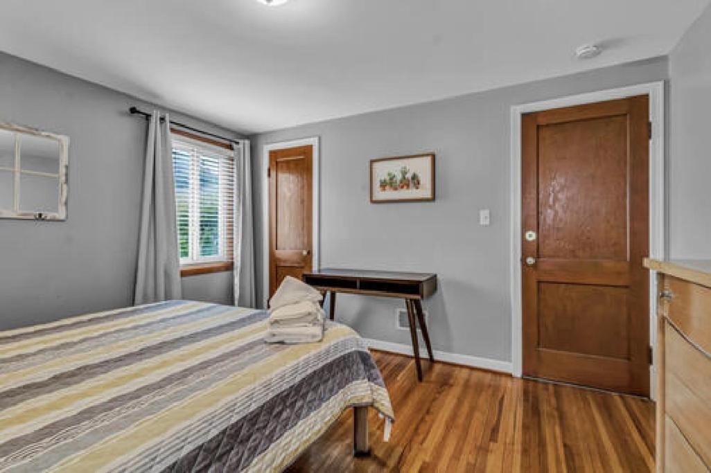 Gorgeous 2 Queen Bedroom Lower Apartment In North Buffalo With Free Driveway Parking المظهر الخارجي الصورة