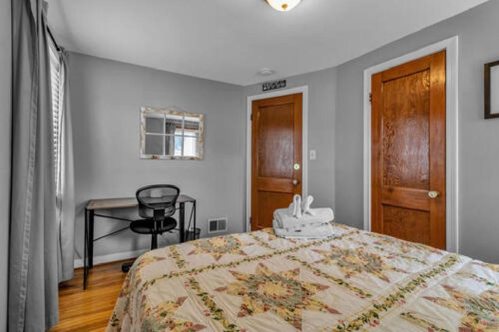 Gorgeous 2 Queen Bedroom Lower Apartment In North Buffalo With Free Driveway Parking المظهر الخارجي الصورة