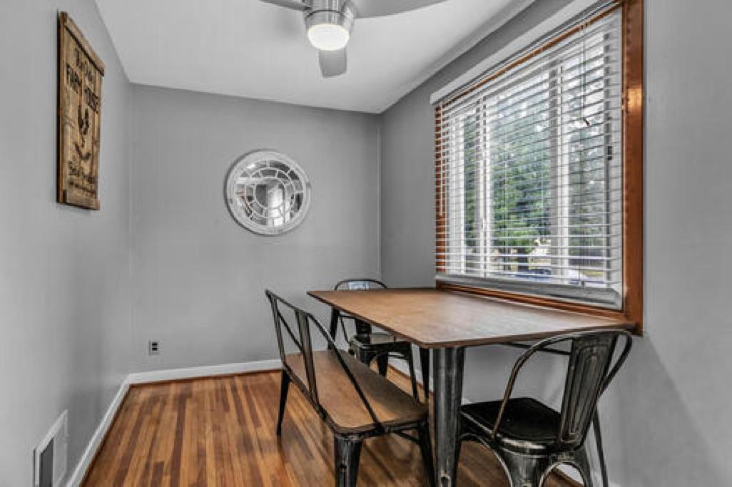 Gorgeous 2 Queen Bedroom Lower Apartment In North Buffalo With Free Driveway Parking المظهر الخارجي الصورة